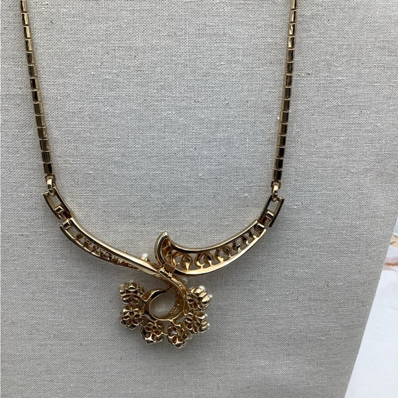 Vintage Coro Gold Necklace with Pearl And Rhinestone Accents - Picture 3 of 4